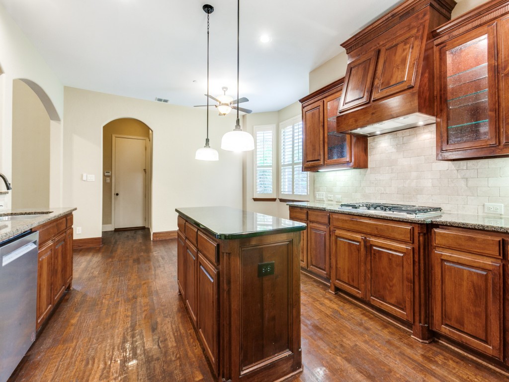 1114 Wynne Drive Garland TX 75044