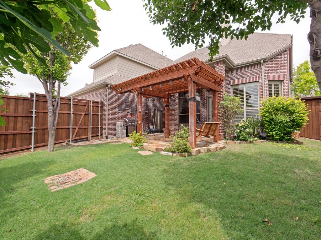 1114 Wynne Drive Garland TX 75044