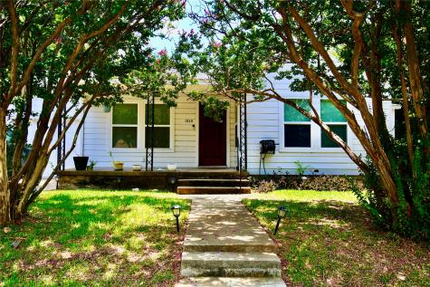 1010 N Elm Street Weatherford TX 76086