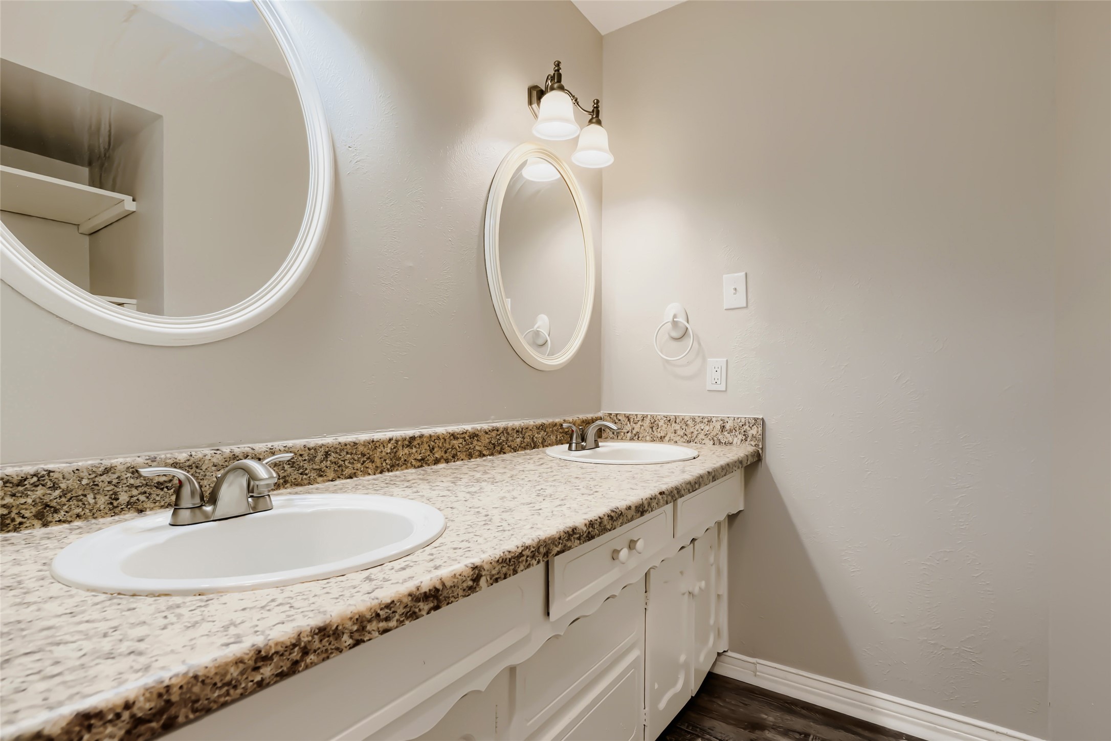 829 Poinsettia Drive Lancaster TX 75146