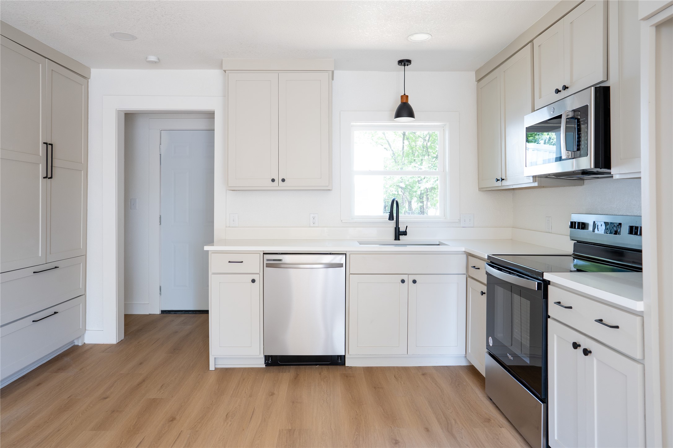 900 W Felix Street Fort Worth TX 76115