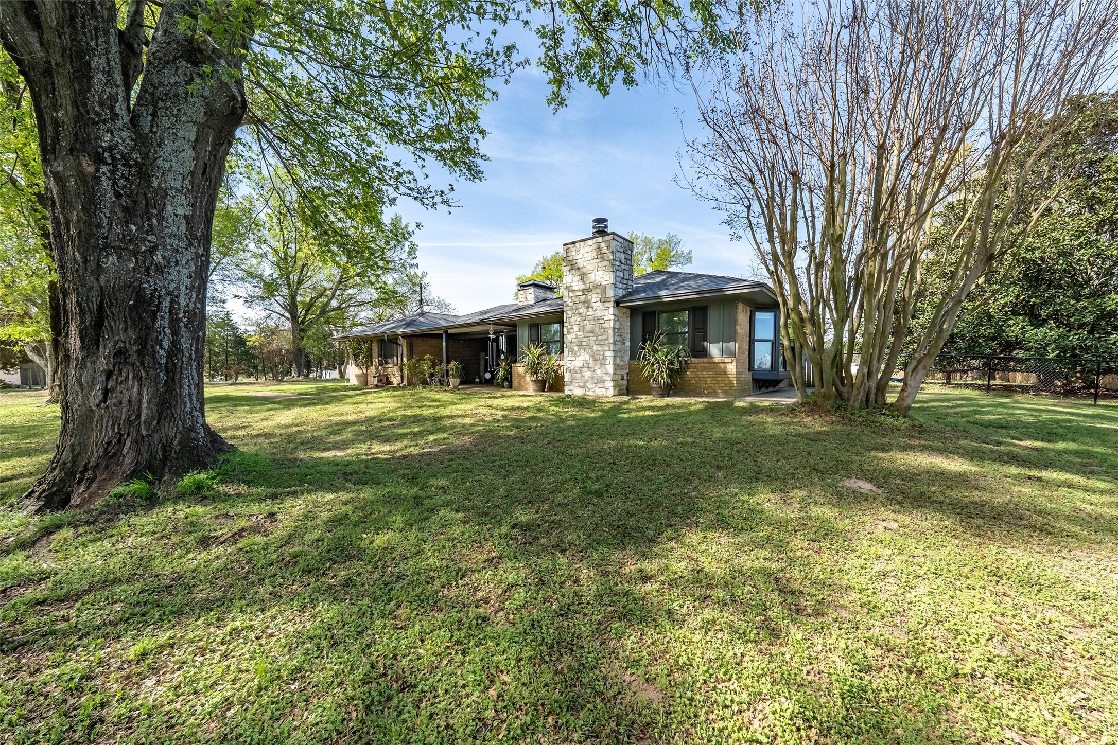 15549 County Road 1104 Flint TX 75762