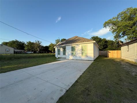 2205 Wellington Street Greenville TX 75401