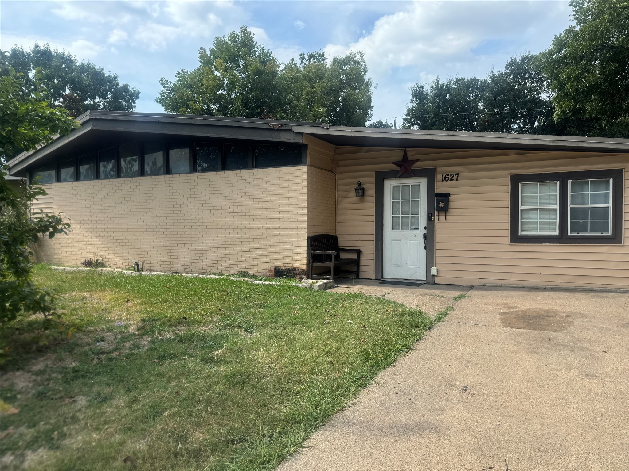 1627 Priscilla Lane Irving TX 75061