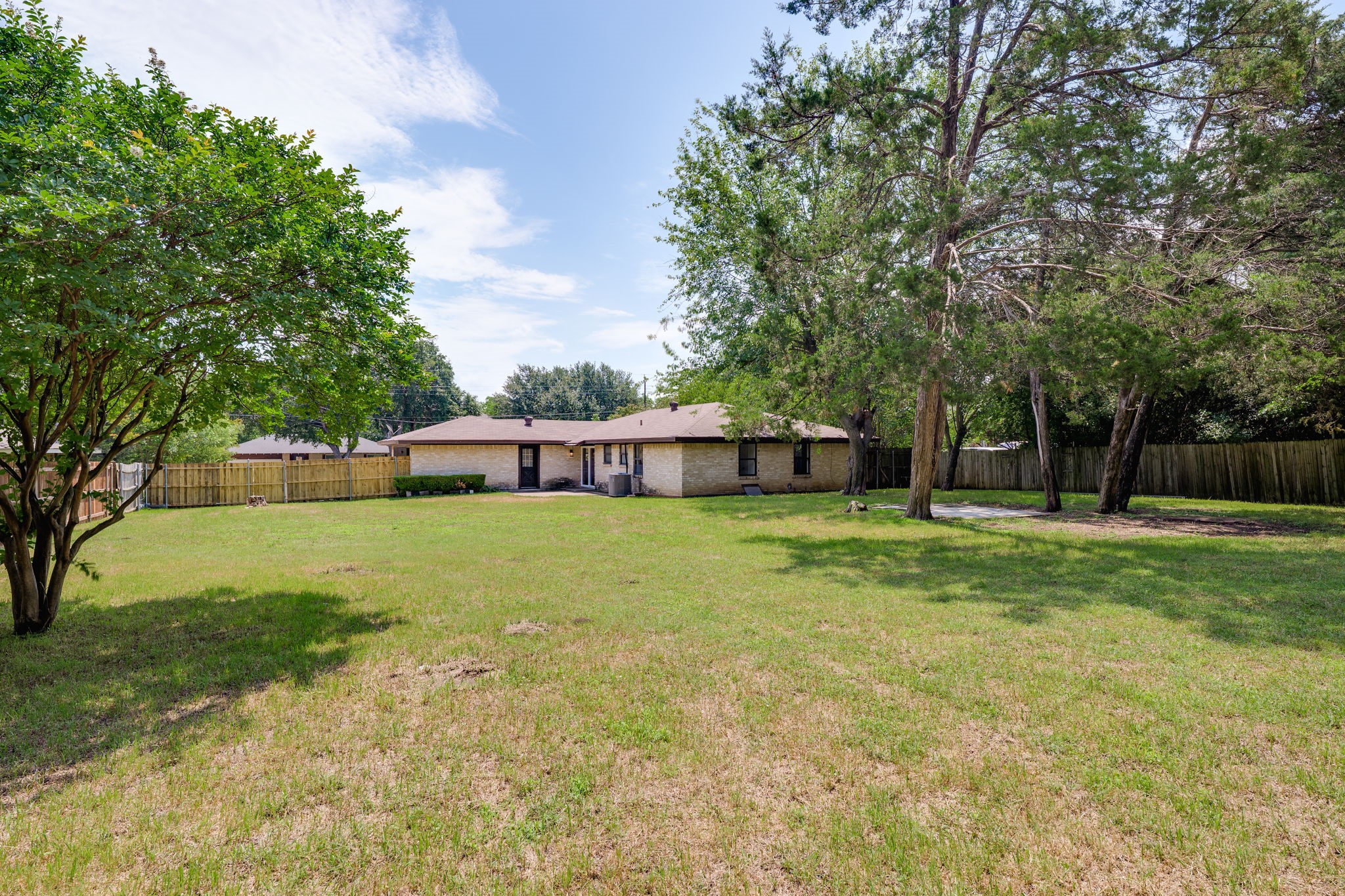 215 N Casa Grande Circle Duncanville TX 75116
