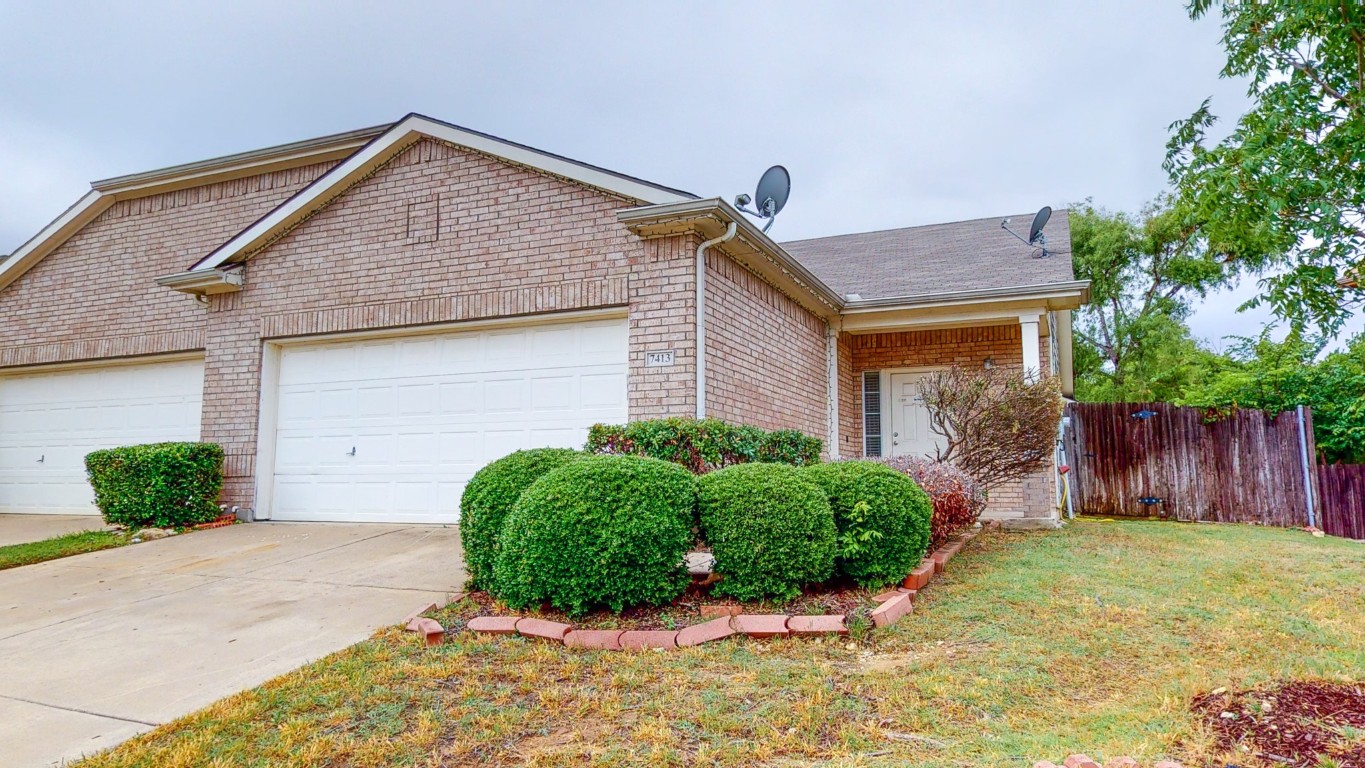 7413 Howling Coyote Lane Fort Worth TX 76131