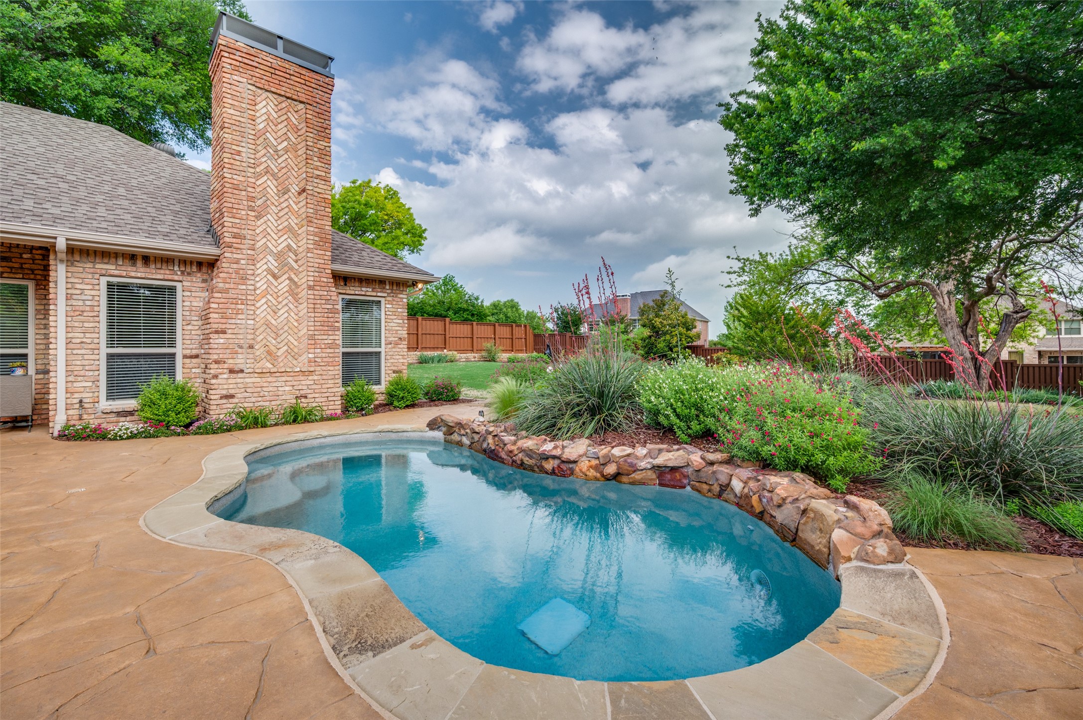 825 Hills Creek Drive Mckinney TX 75072