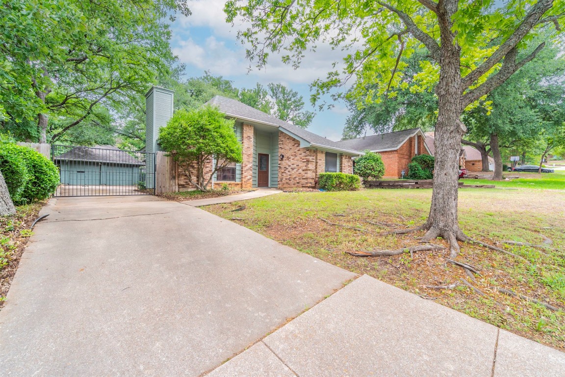5315 Stonewood Court Arlington TX 76017