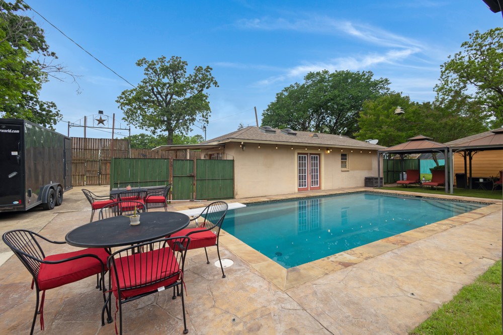 1815 N Bell Avenue Denton TX 76209