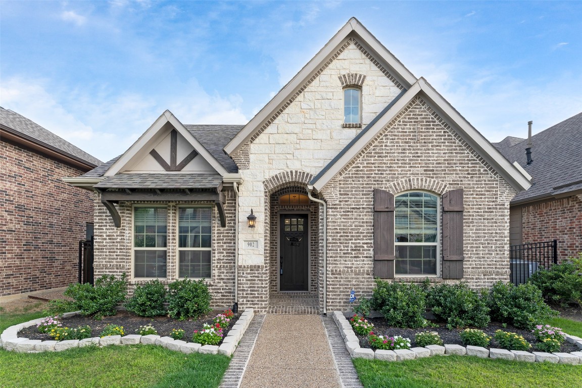 902 Enchanted Wood Drive Arlington TX 76005