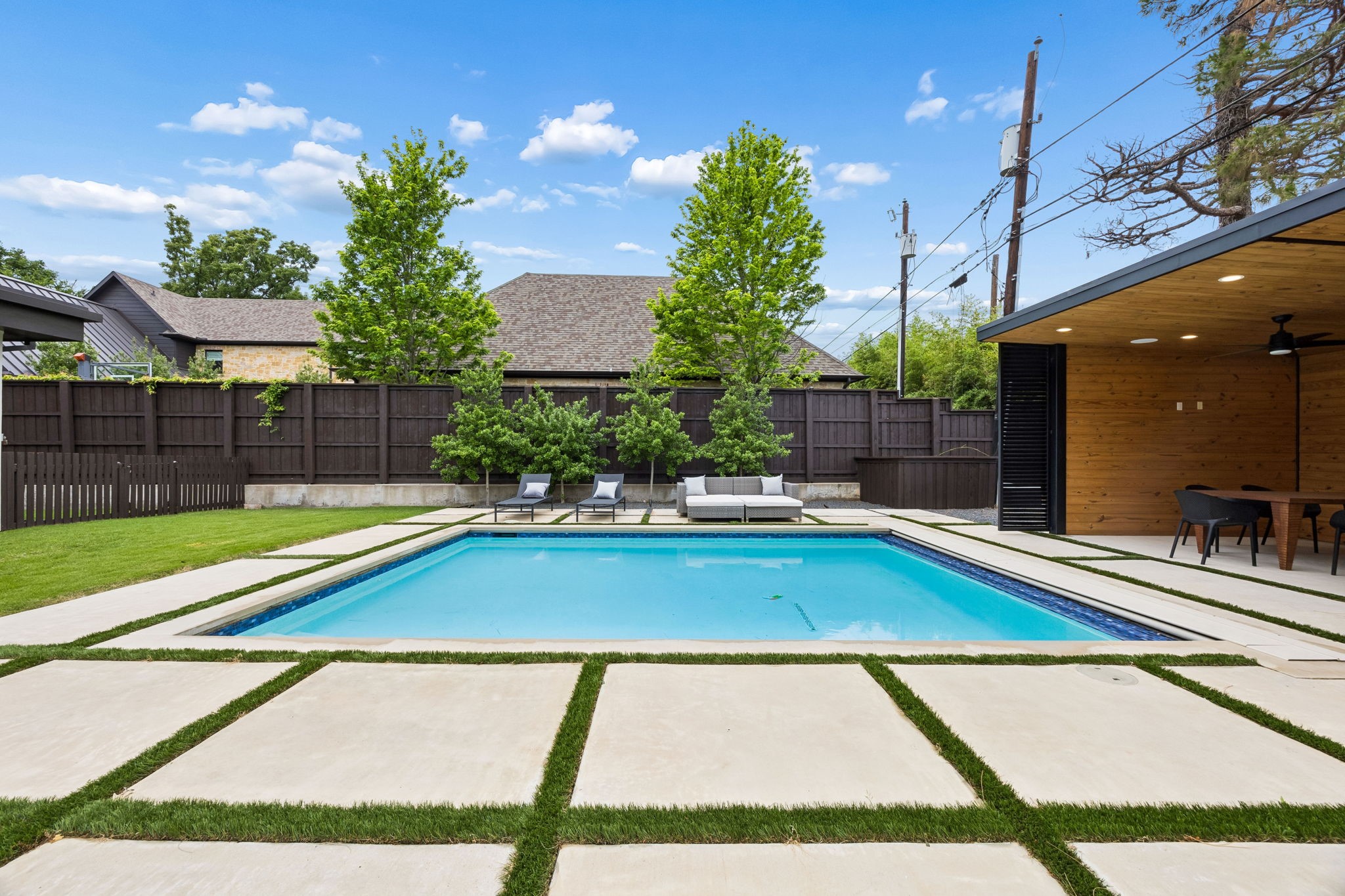 4558 Ridge Road Dallas TX 75229