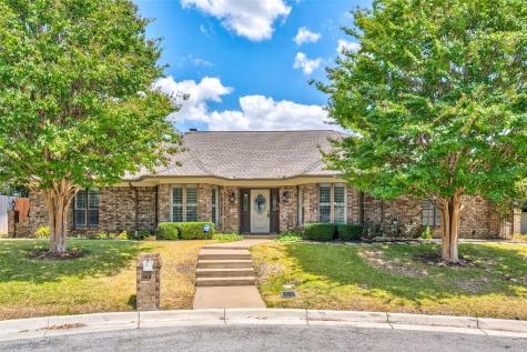 2103 Lake Country Drive Arlington TX 76012