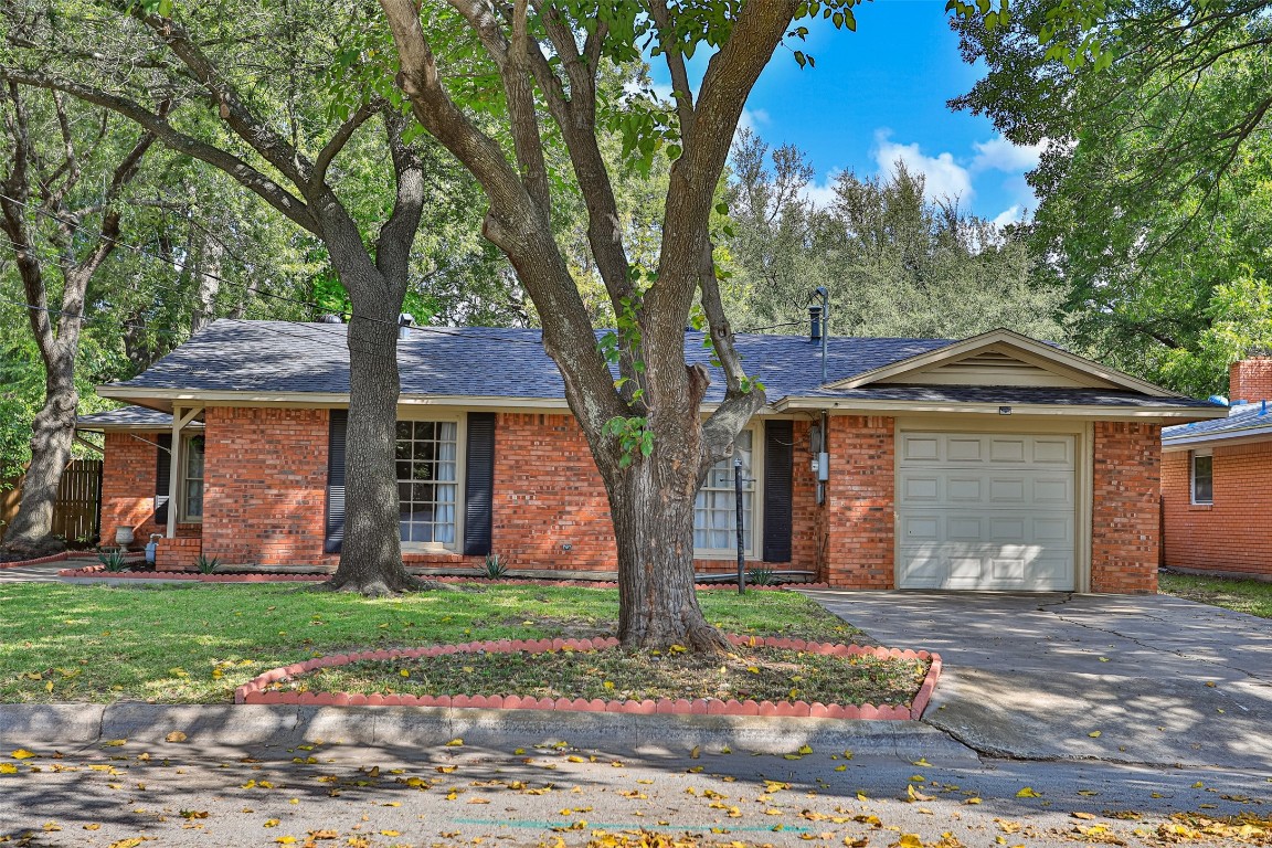 303 W Garnett Street Gainesville TX 76240