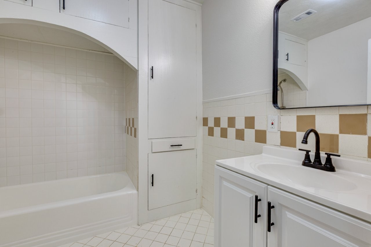 617 Wilson Street Lancaster TX 75146