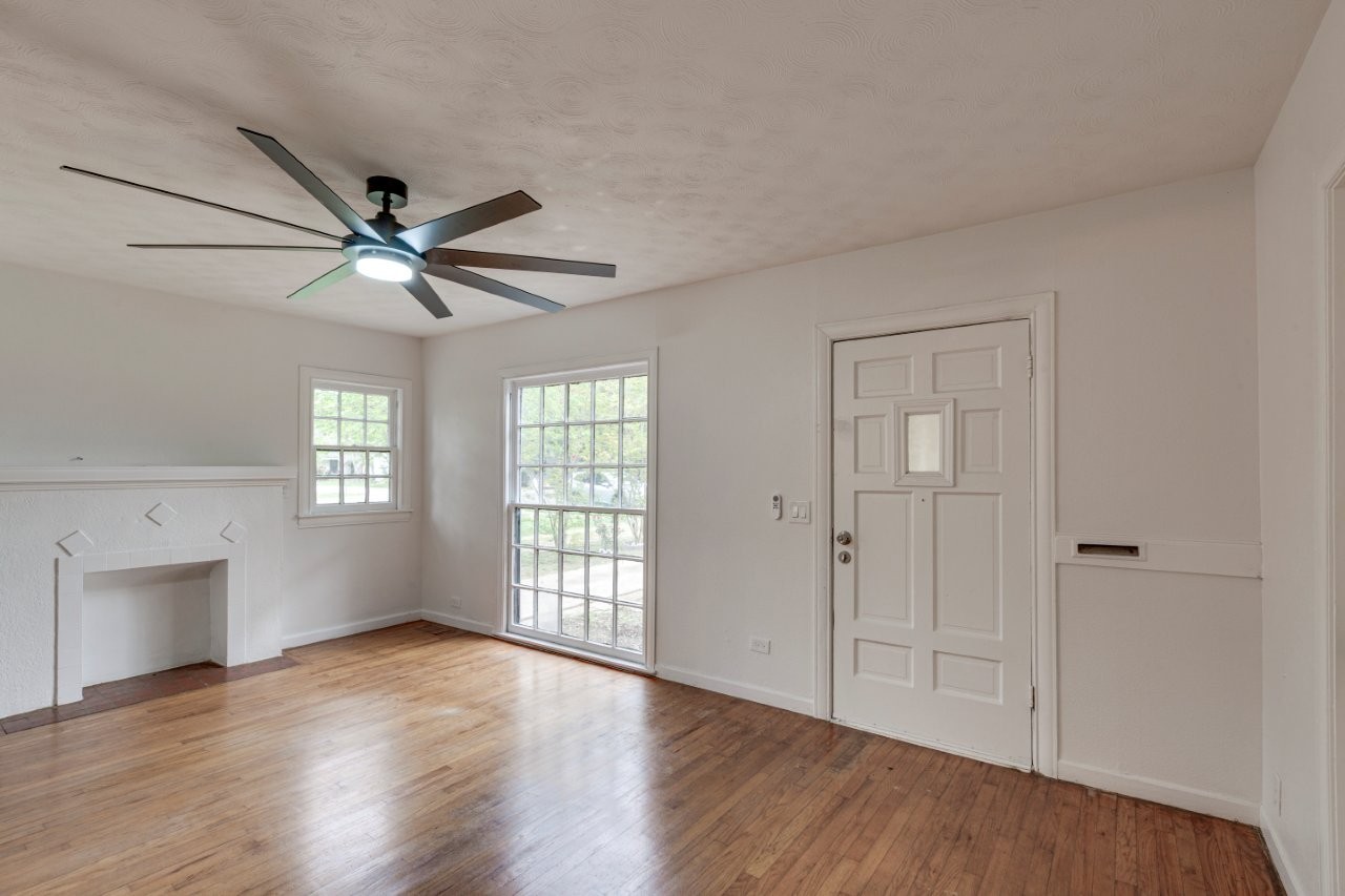 617 Wilson Street Lancaster TX 75146