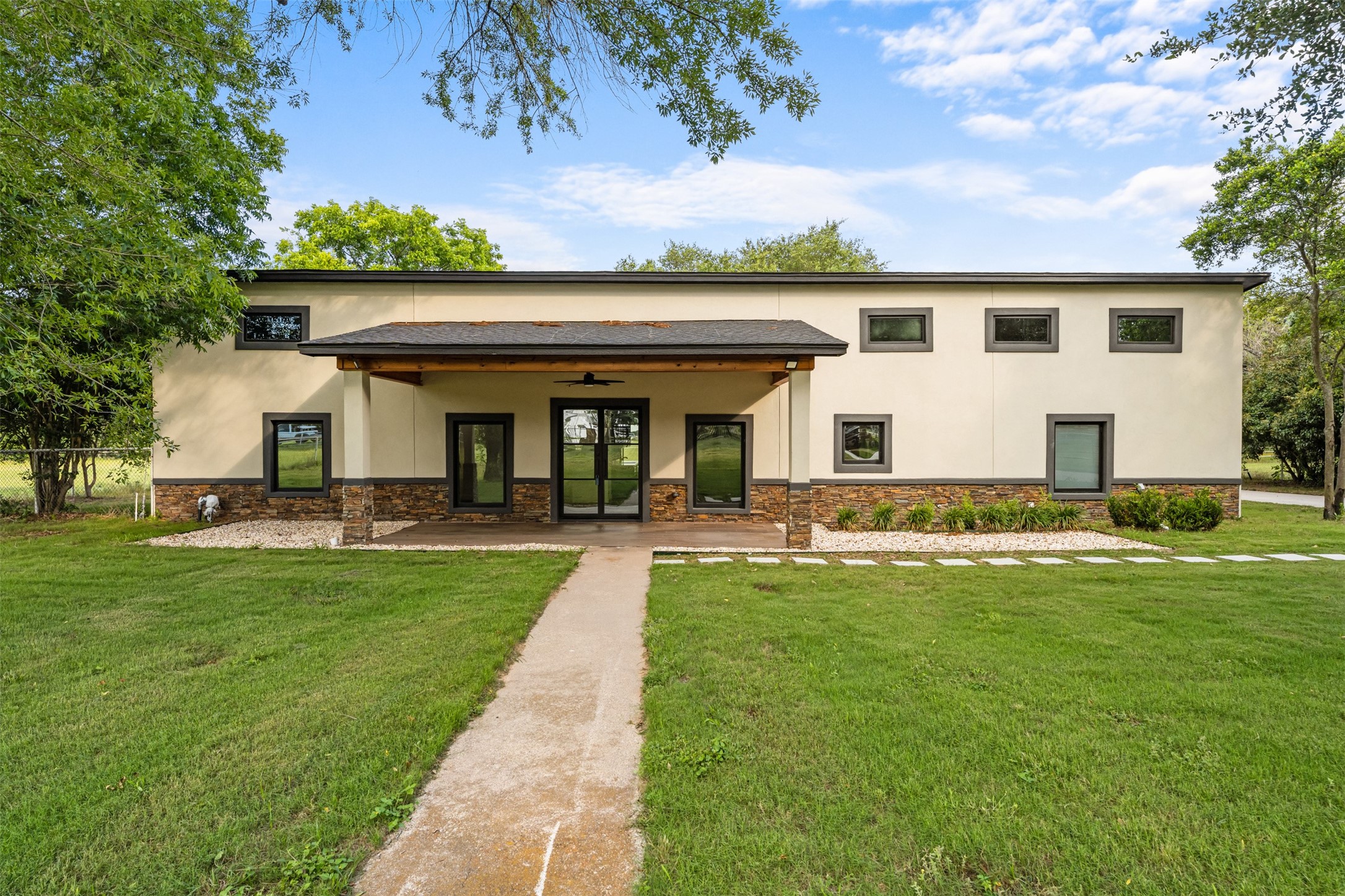 1215 E Stegall Road Robinson TX 76706