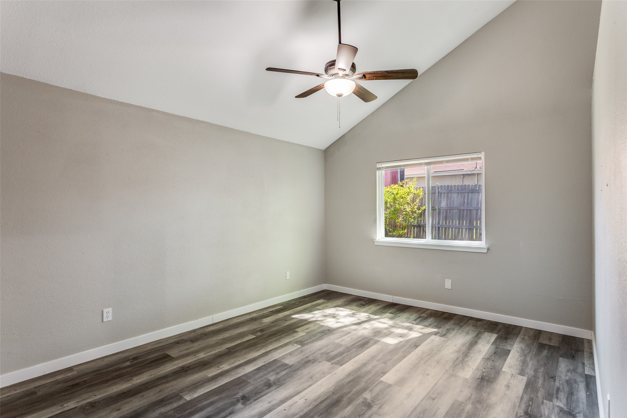 5225 Livermore Drive Arlington TX 76017