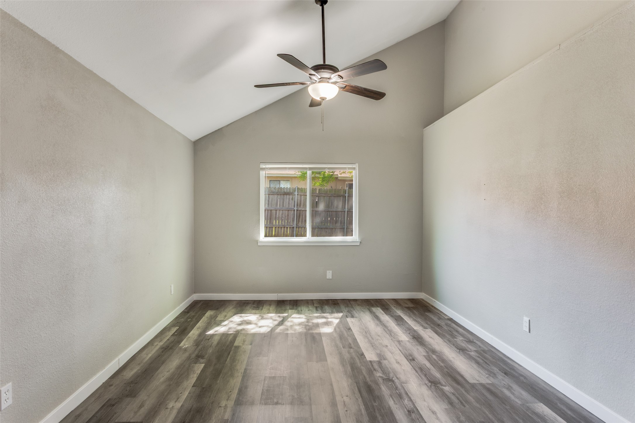 5225 Livermore Drive Arlington TX 76017