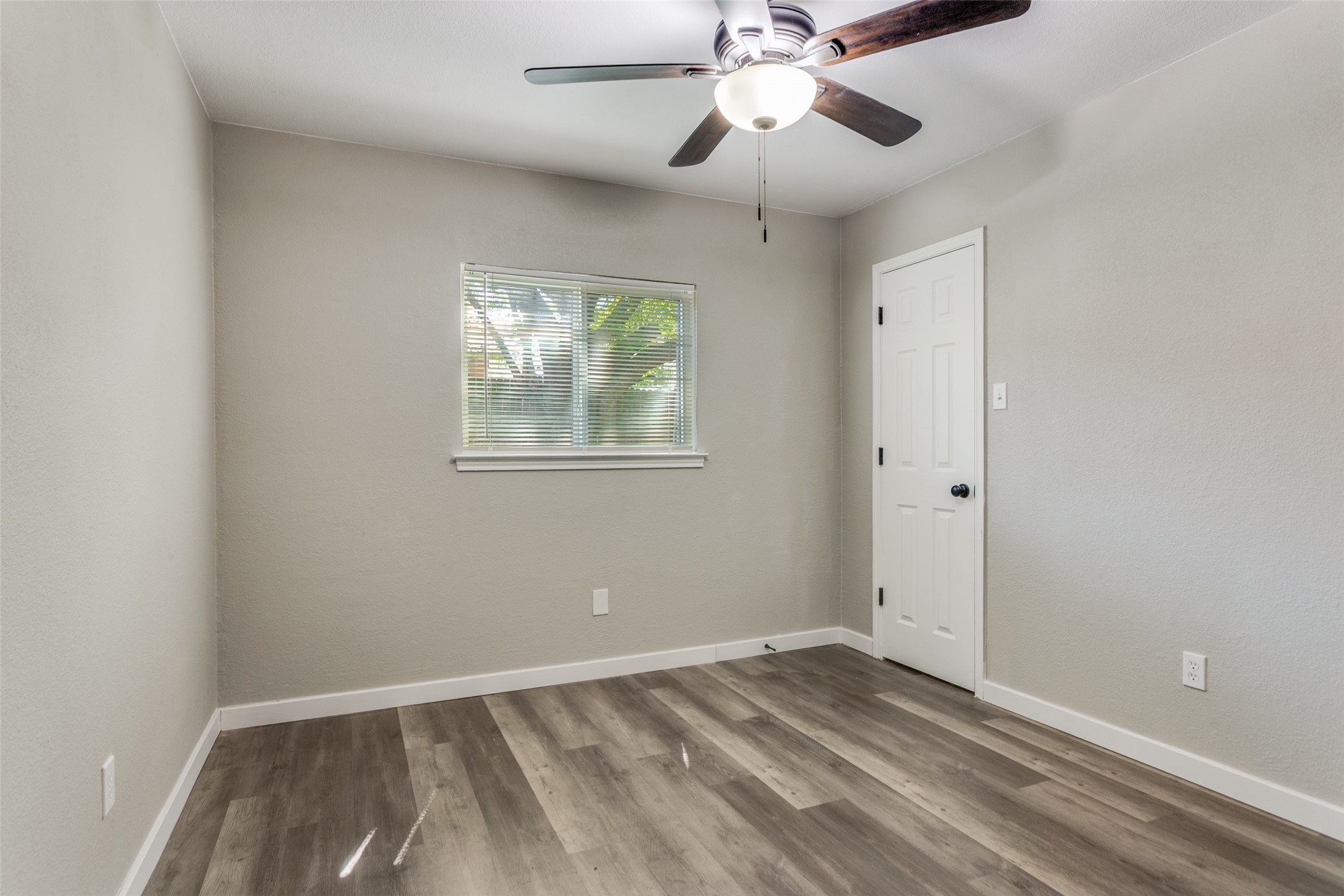 5225 Livermore Drive Arlington TX 76017