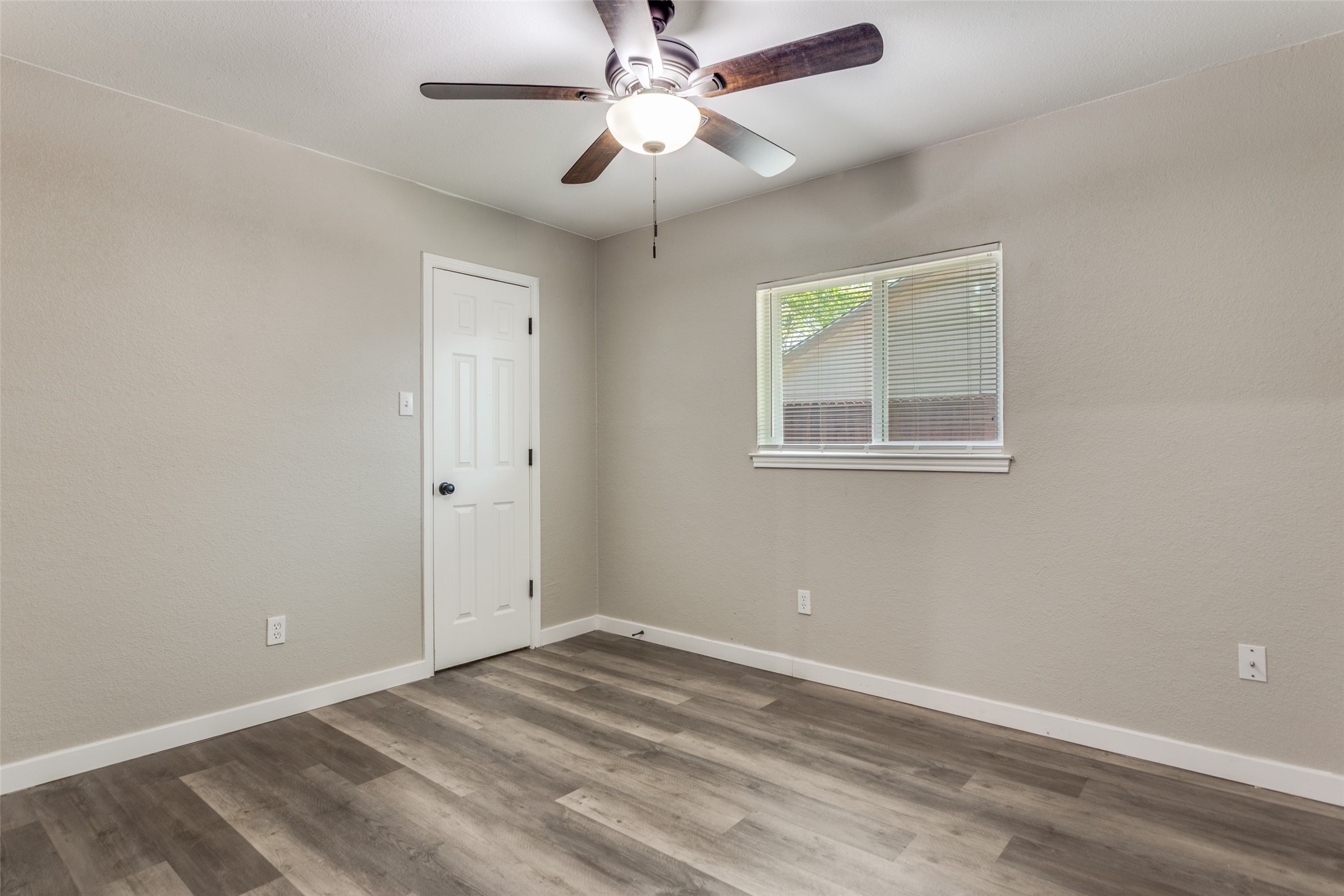 5225 Livermore Drive Arlington TX 76017