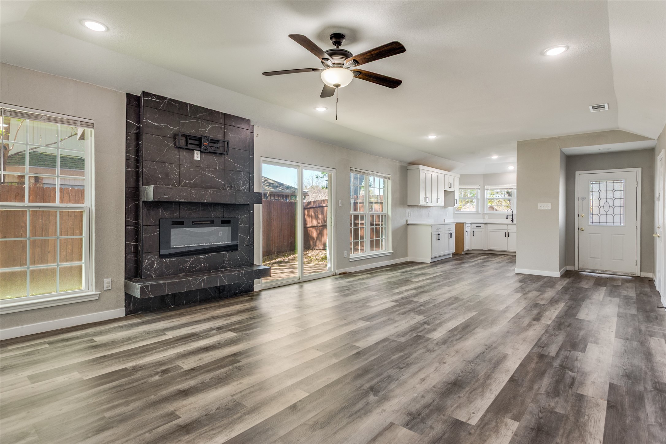 5225 Livermore Drive Arlington TX 76017
