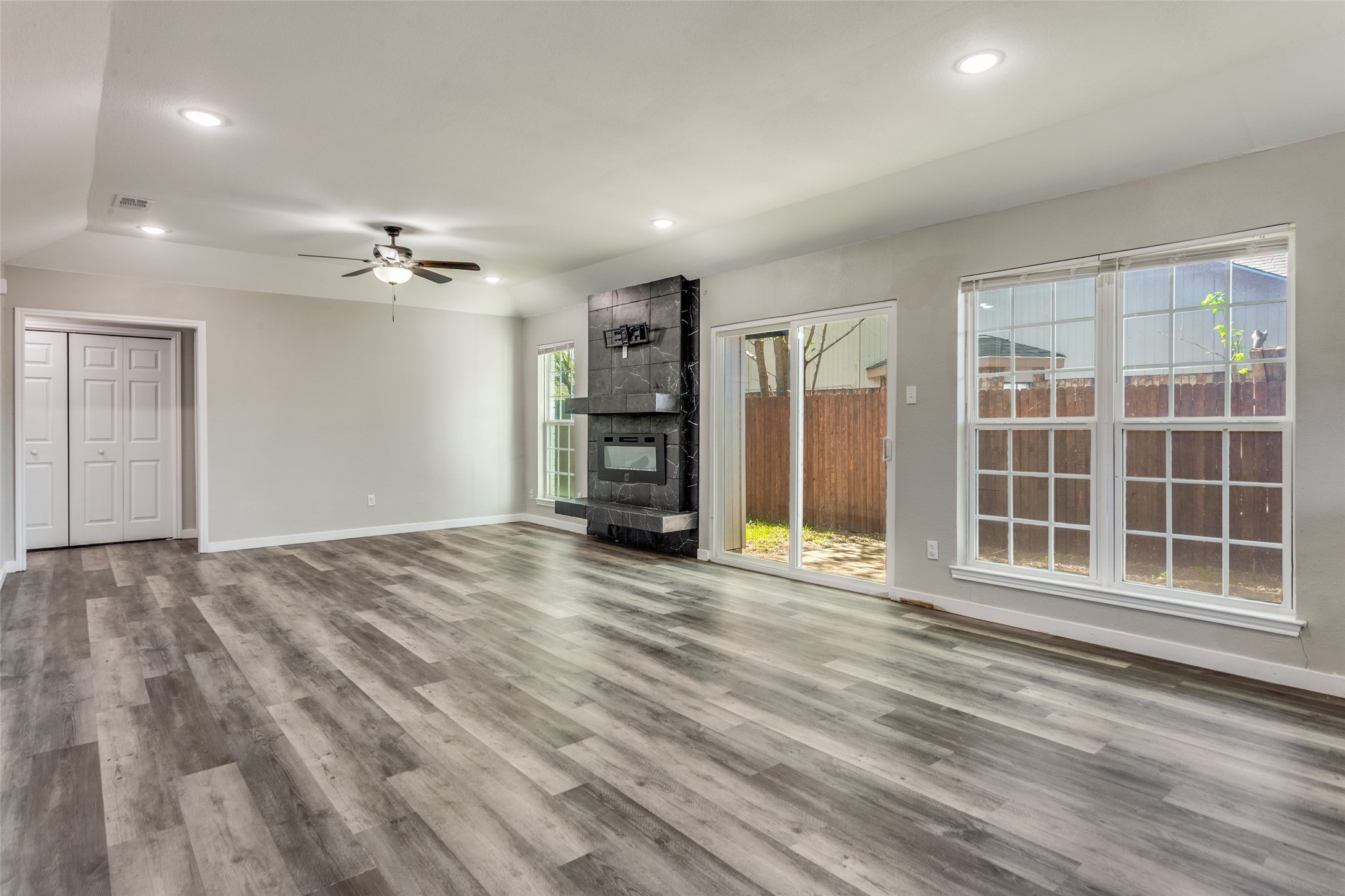 5225 Livermore Drive Arlington TX 76017