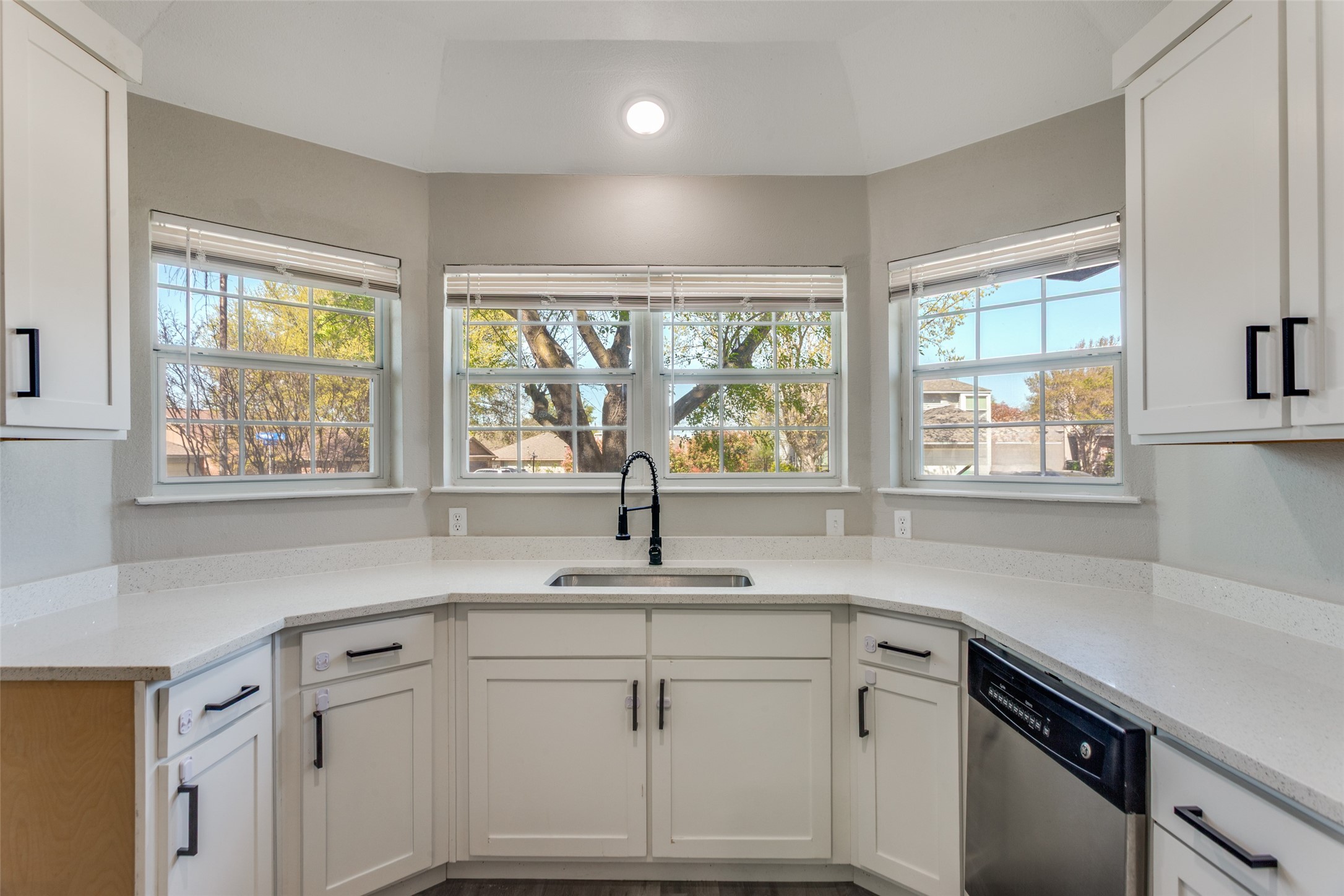 5225 Livermore Drive Arlington TX 76017