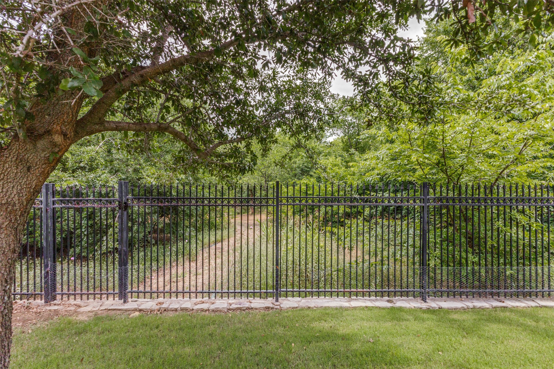 8351 Norwich The Colony TX 75056