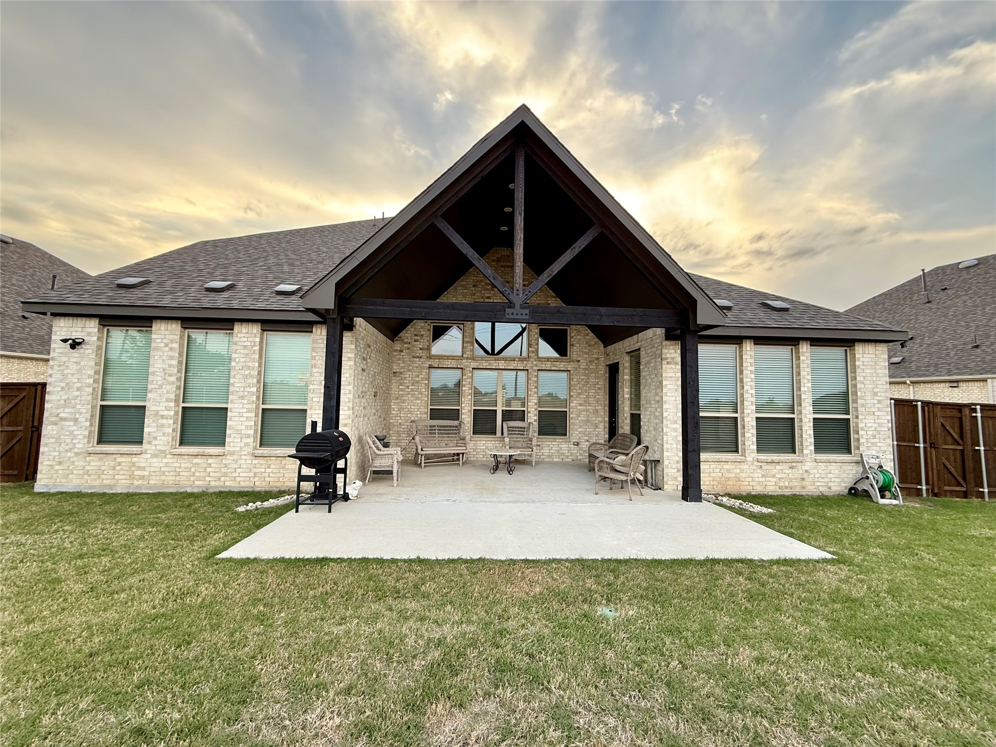 902 Lannister Street Mansfield TX 76063
