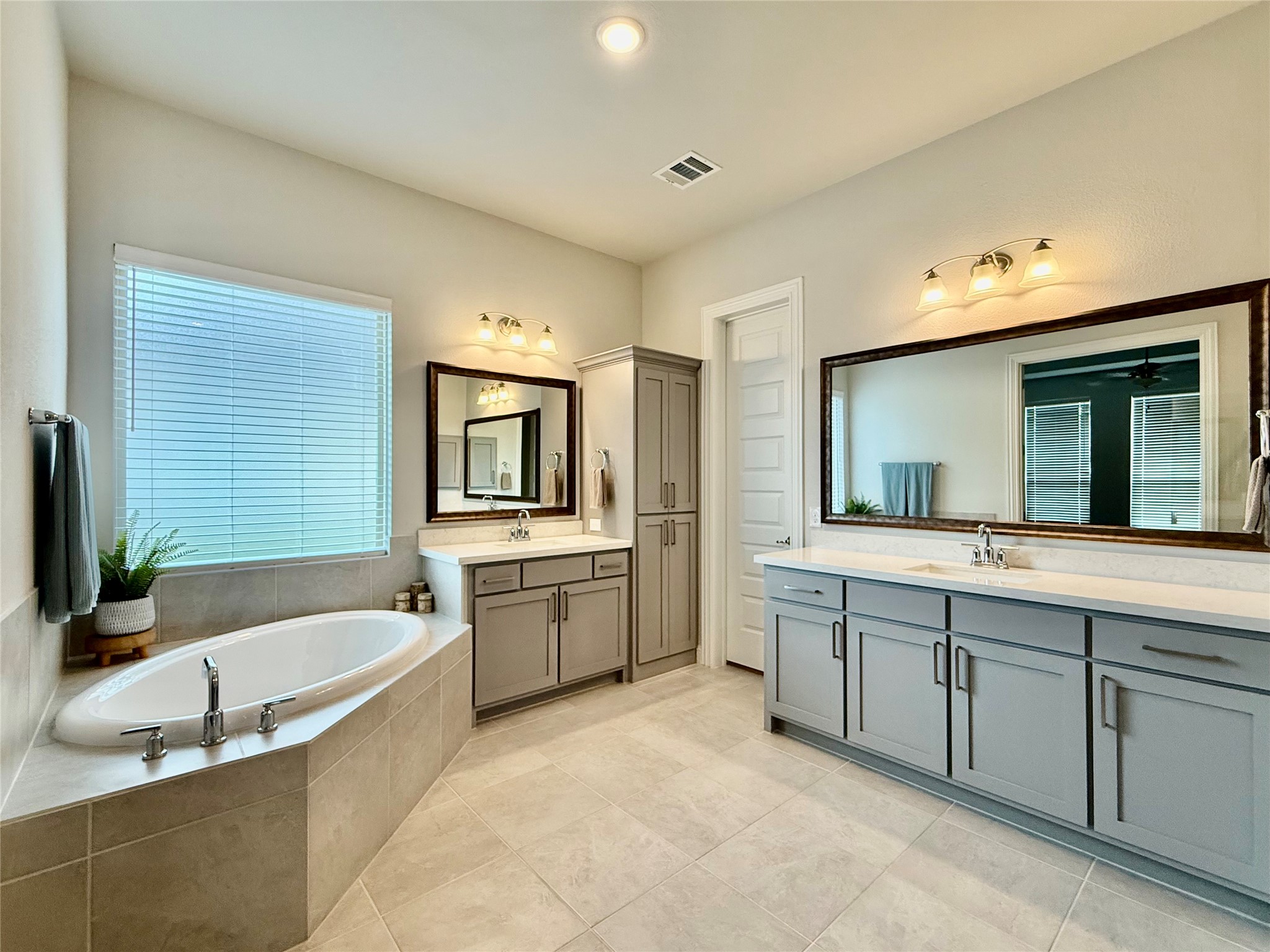 902 Lannister Street Mansfield TX 76063