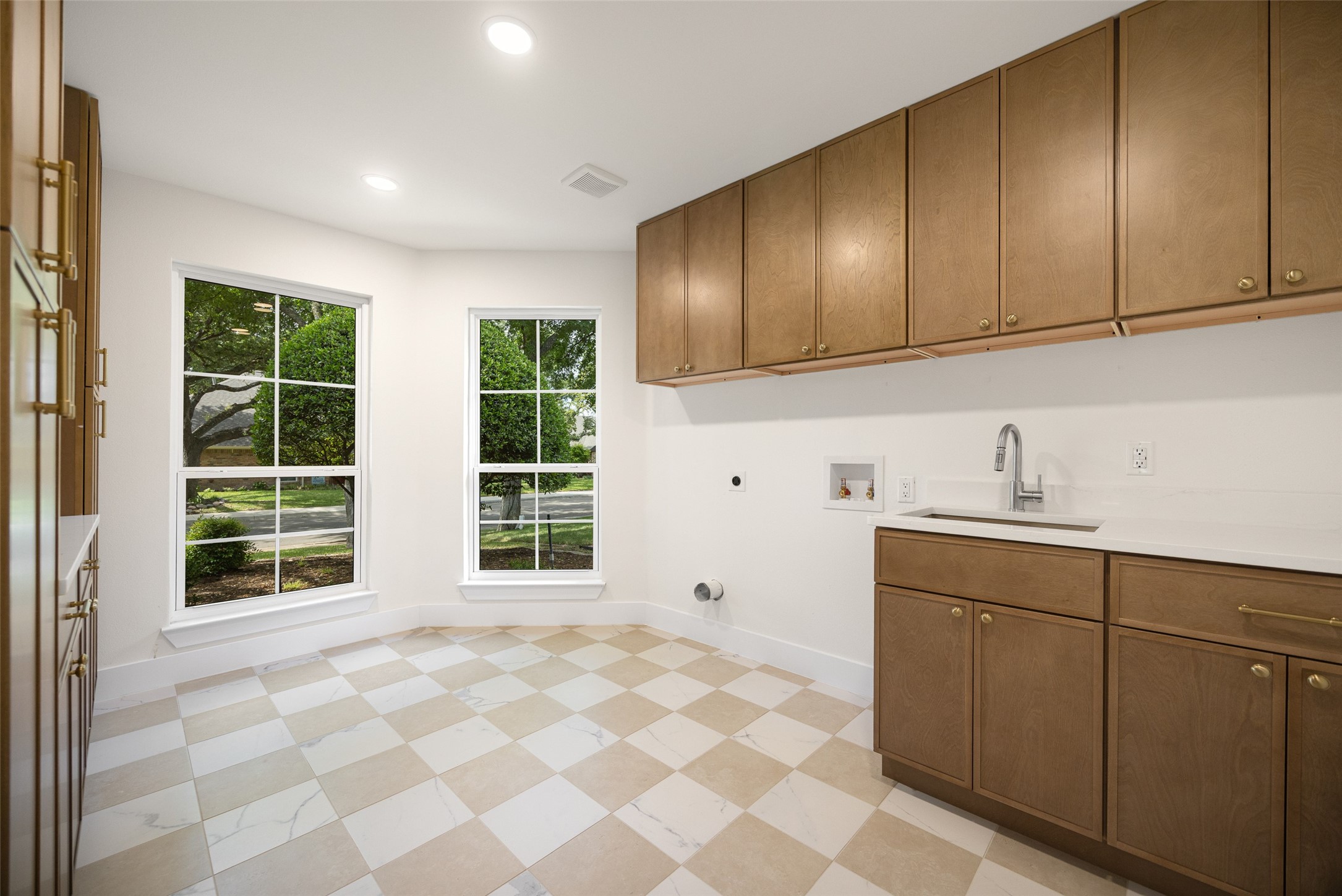 7335 Debbe Drive Dallas TX 75252