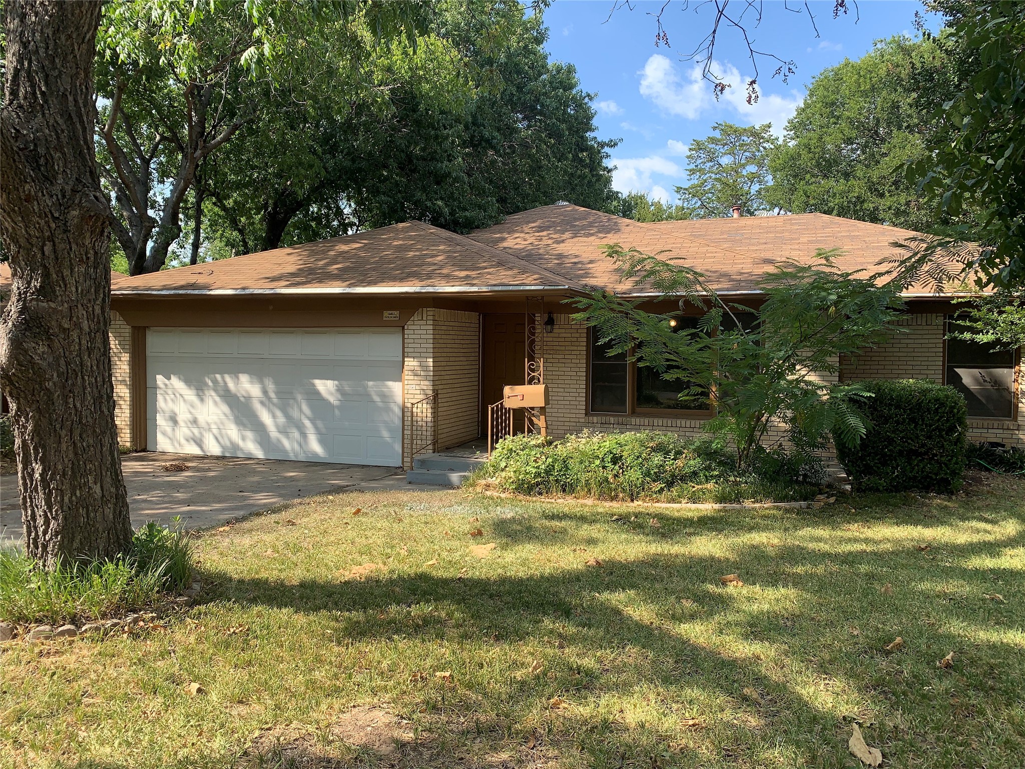 7433 Vallejo Drive Dallas TX 75227