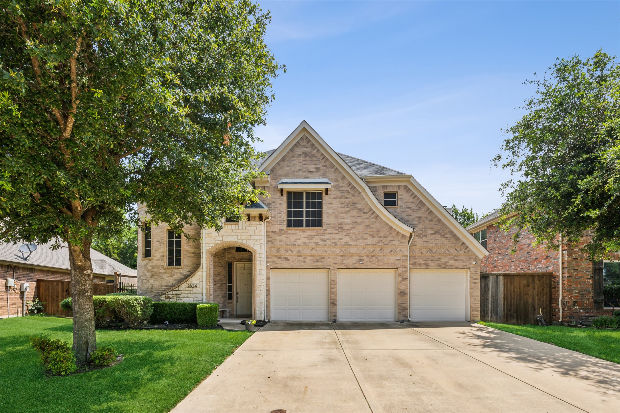 2824 Lazy Creek Drive Grand Prairie TX 75052