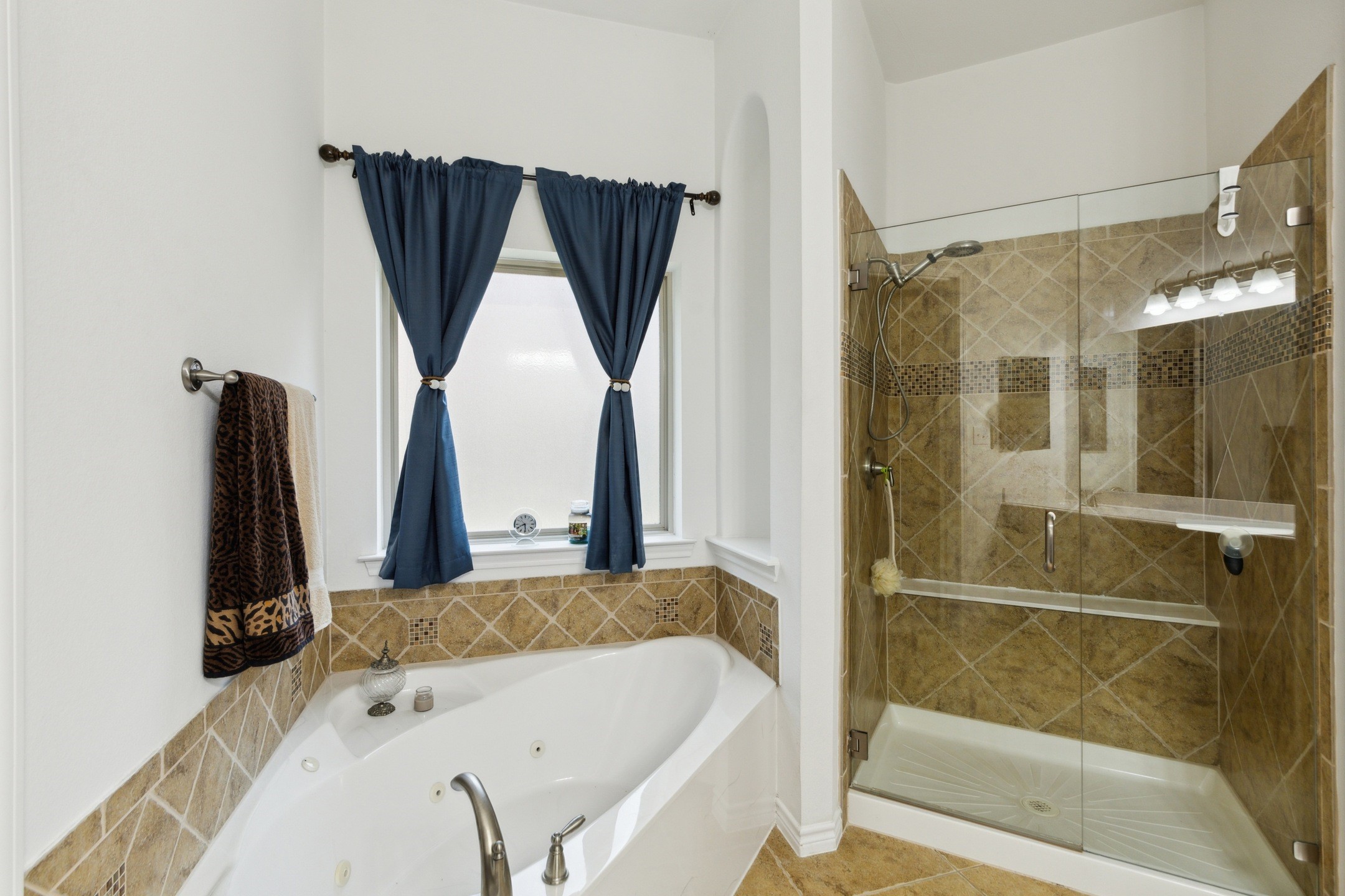 2824 Lazy Creek Drive Grand Prairie TX 75052