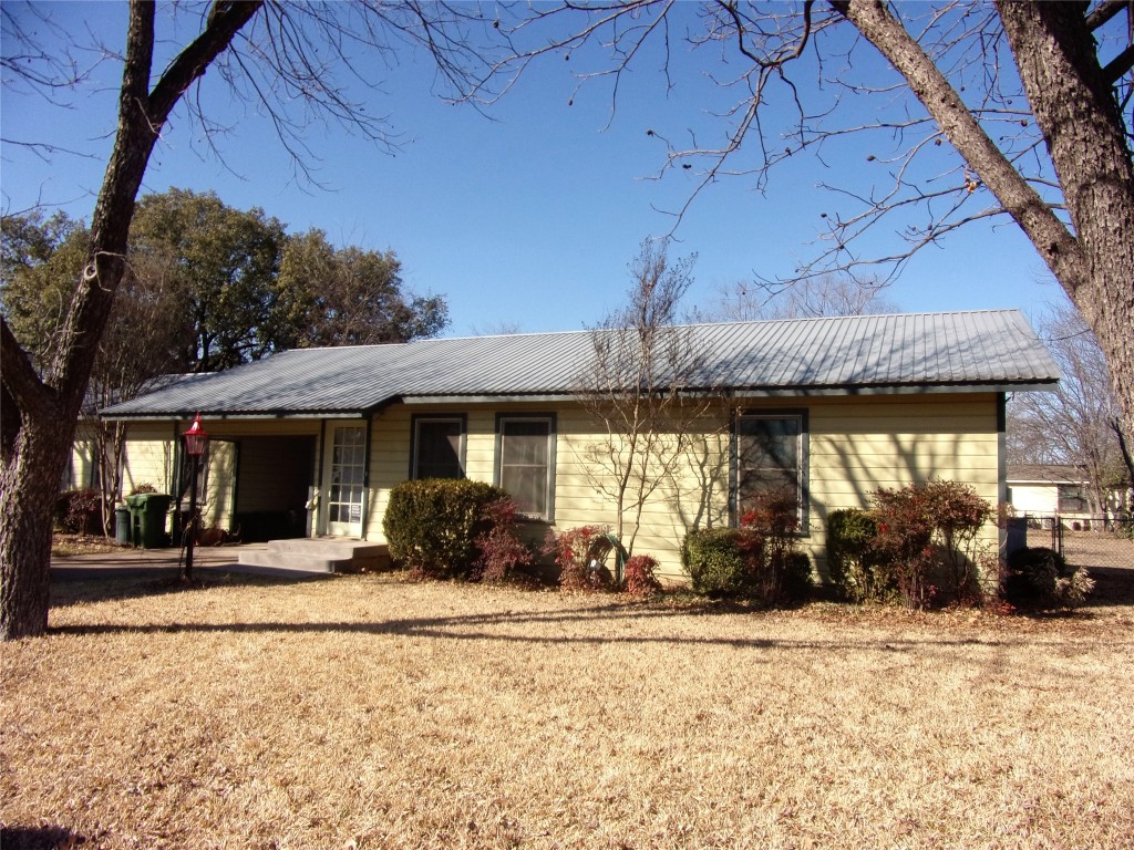 1104 W Sunset Street San Saba TX 76877