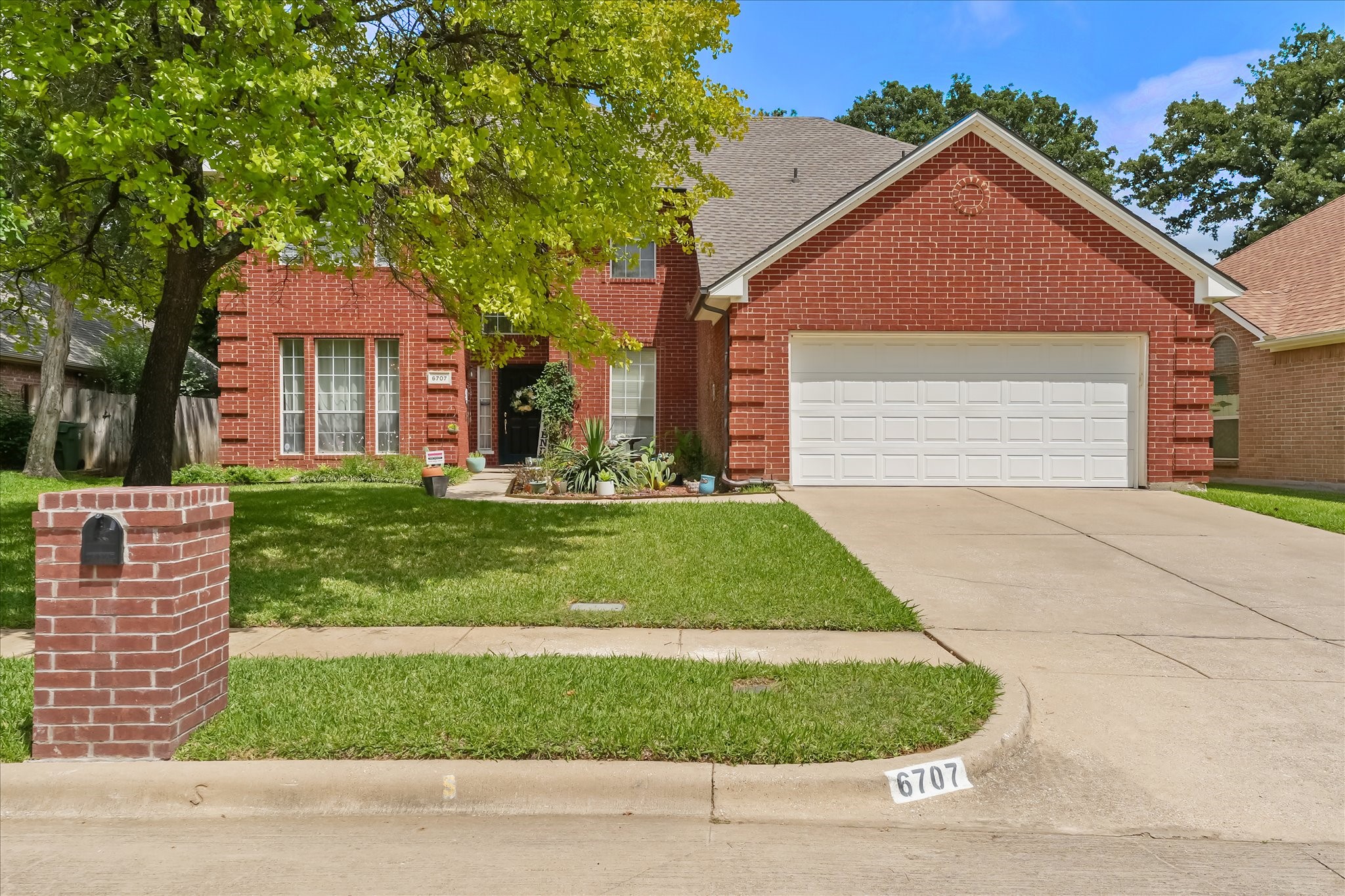 6707 Forest Park Drive Arlington TX 76001