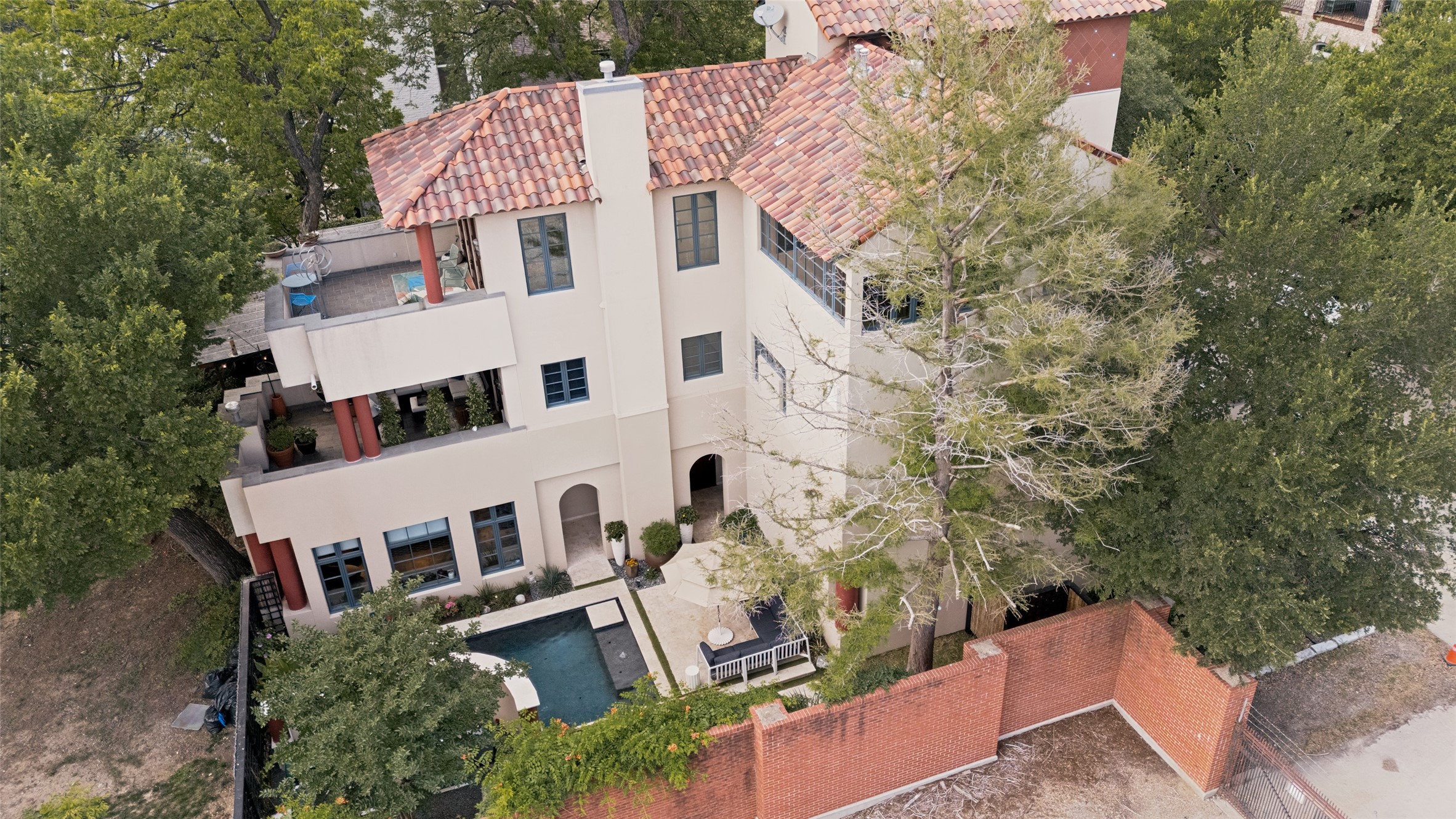 2203 Allen Street Dallas TX 75204