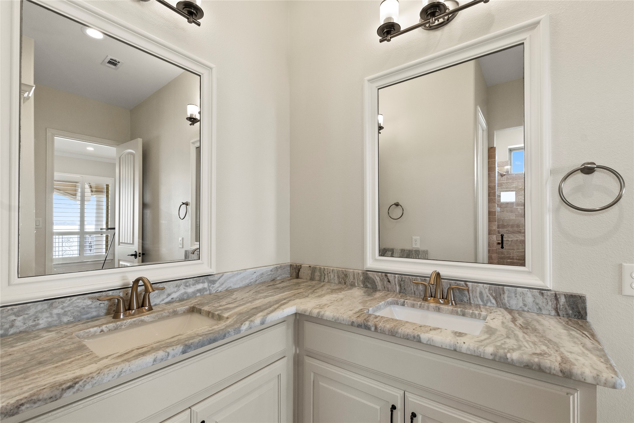 204 Pinnacle Club Place Mabank TX 75156