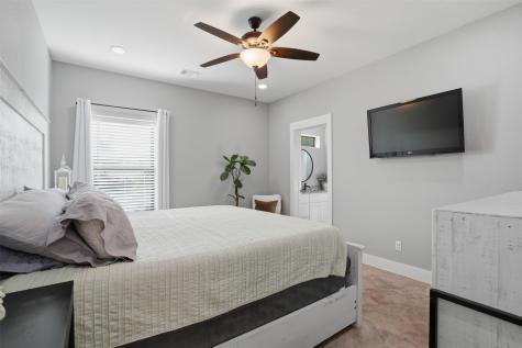 512 W Locust Street Whitewright TX 75491