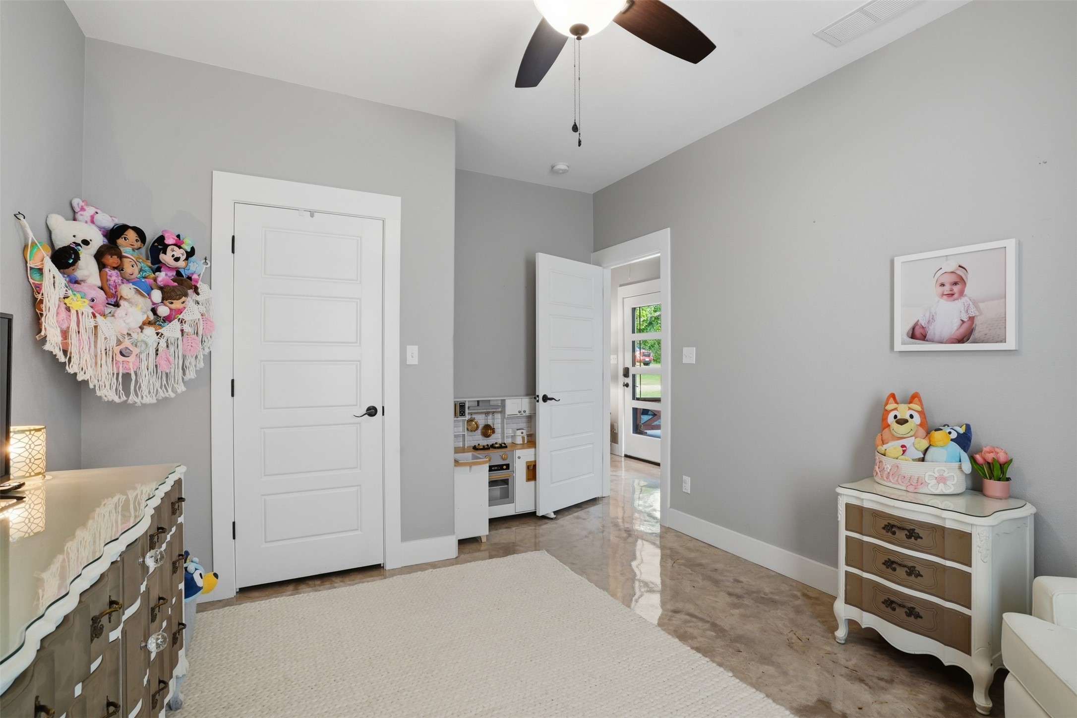 512 W Locust Street Whitewright TX 75491