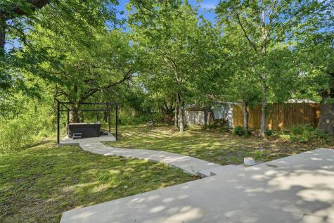 512 W Locust Street Whitewright TX 75491
