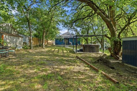512 W Locust Street Whitewright TX 75491