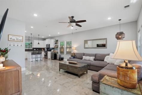 512 W Locust Street Whitewright TX 75491