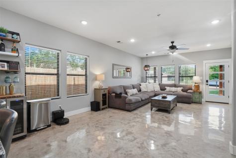 512 W Locust Street Whitewright TX 75491
