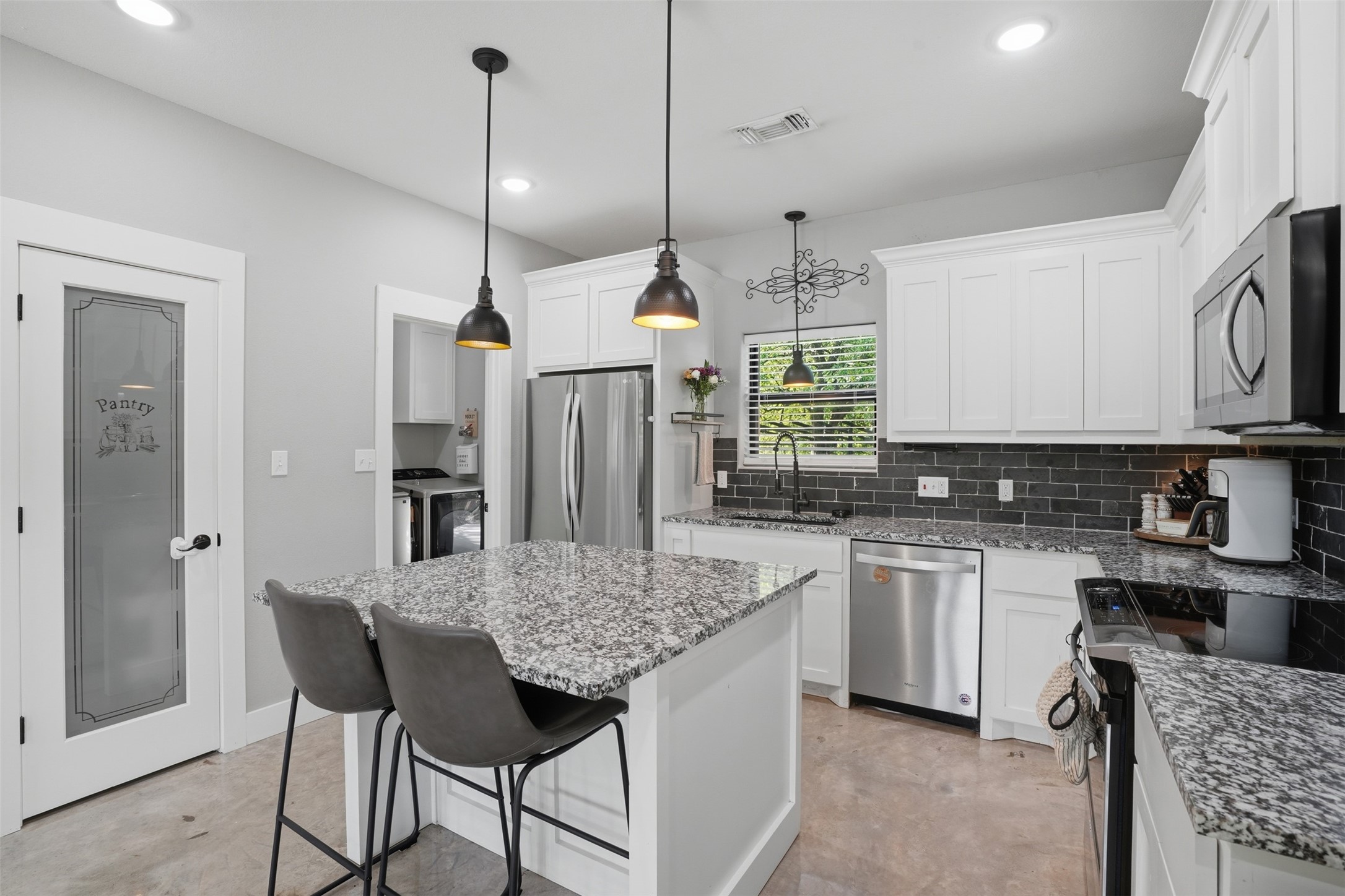 512 W Locust Street Whitewright TX 75491