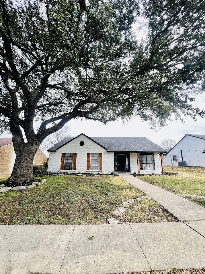 1608 Hutchinson Street Mesquite TX 75150