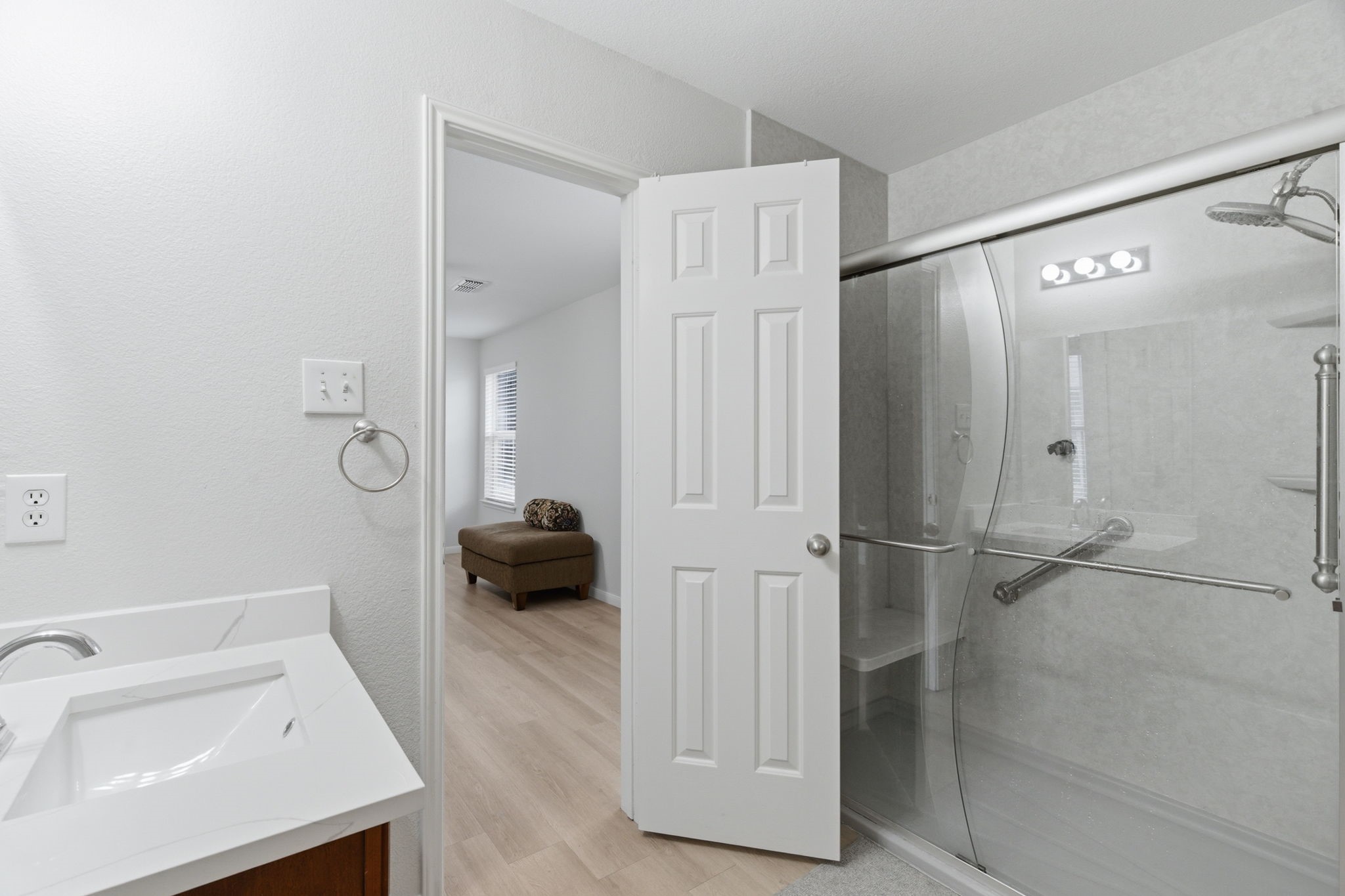 512 Darlene Trail Euless TX 76039