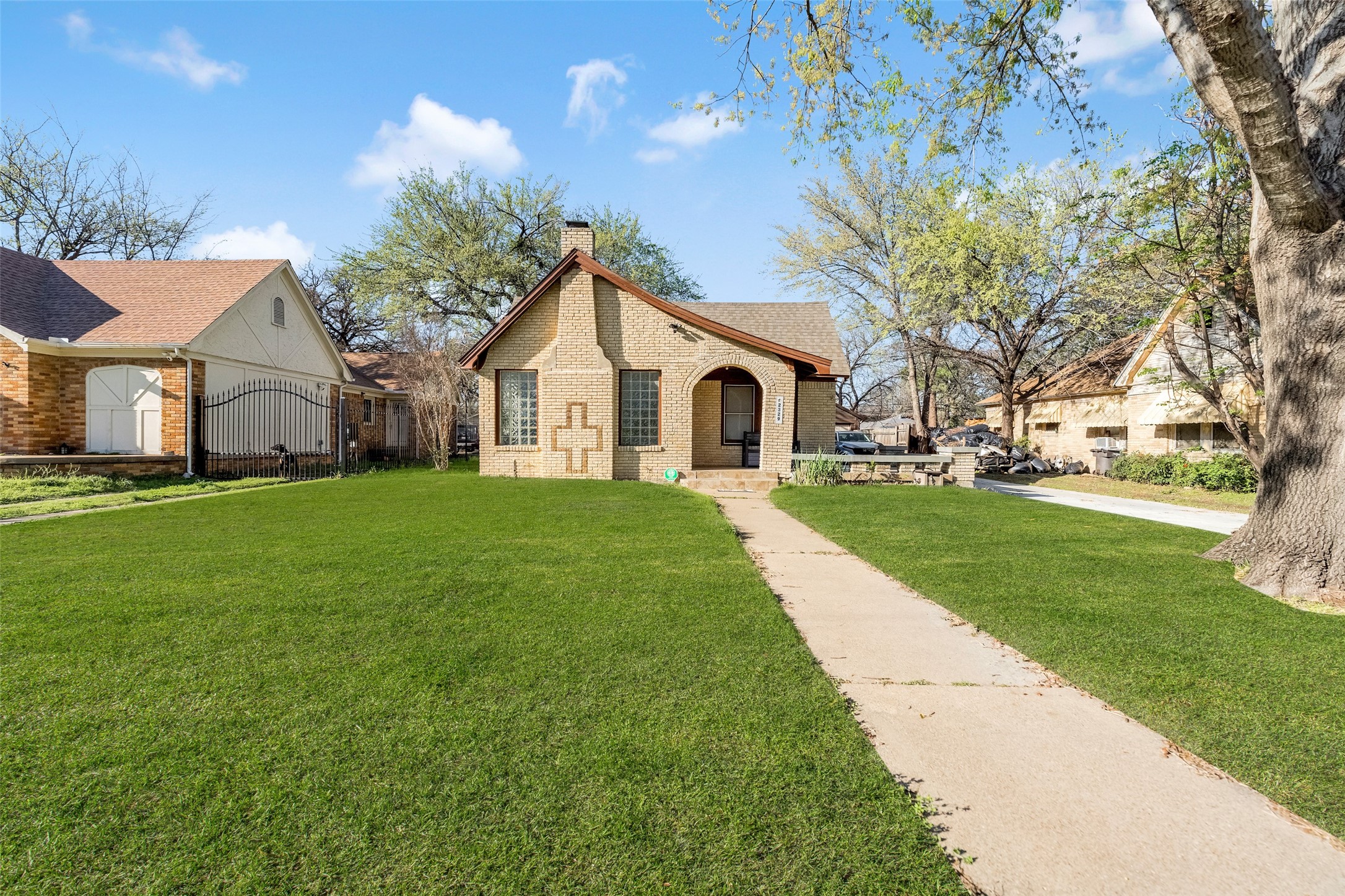 2329 Yucca Avenue Fort Worth TX 76111