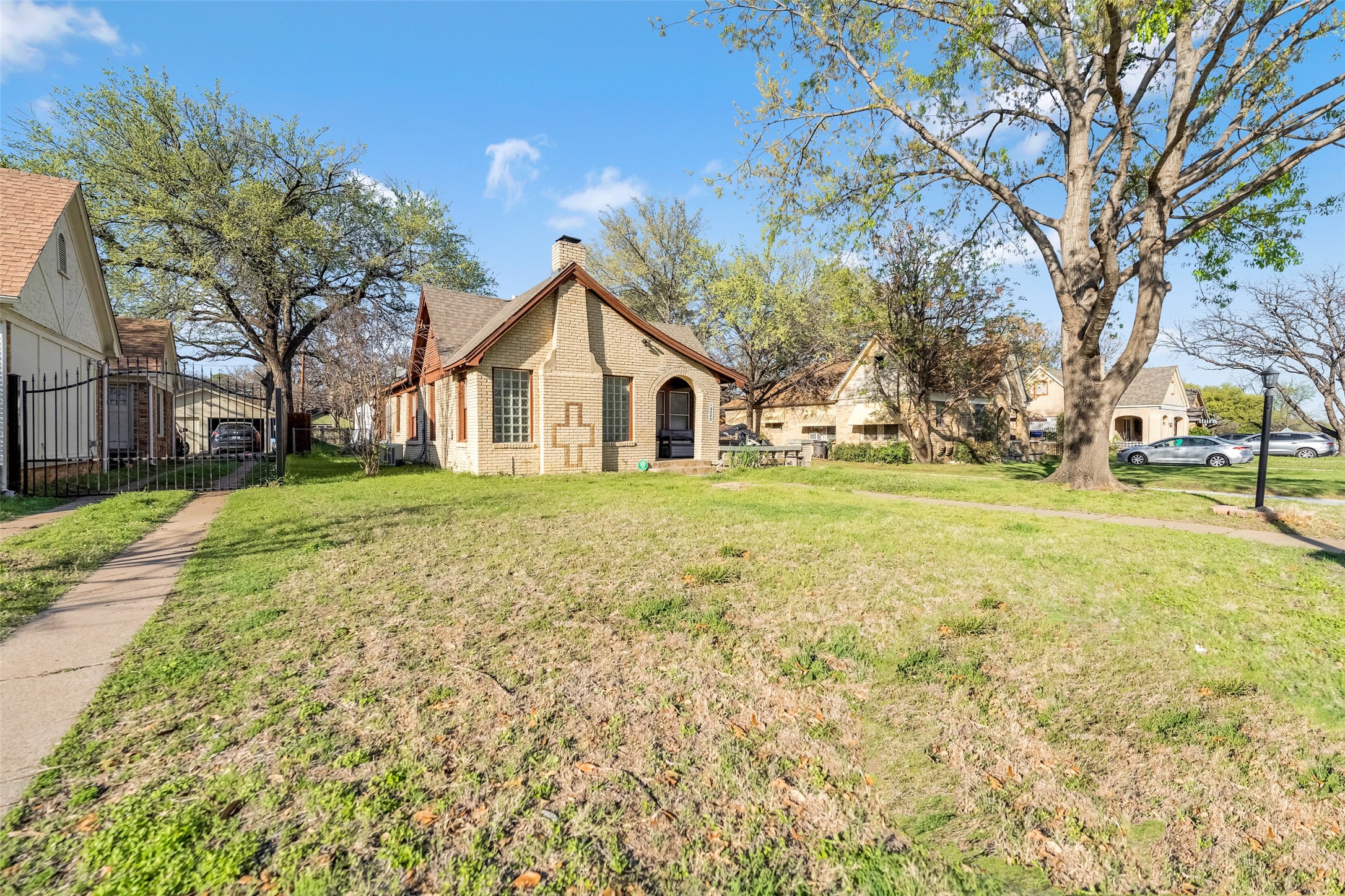 2329 Yucca Avenue Fort Worth TX 76111