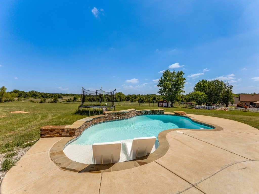 760 County Road 4380 Decatur TX 76234